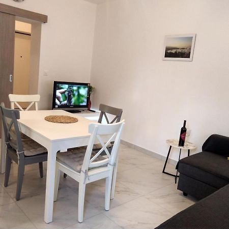 Deluxe Apartment Joia With Balcony On The Beach Bacvice, Free Parking, Old Town, Near Ferry Port Split Exterior photo